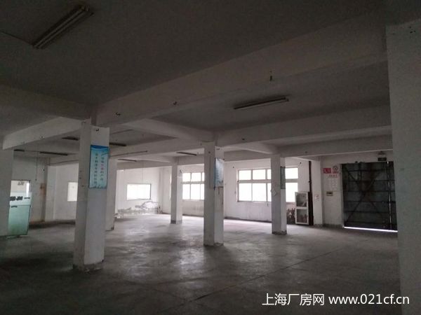青浦区白鹤工业园区腾富路3400平方米独门独院厂房出租 可分割 另有6600平场地出租 (2).jpg