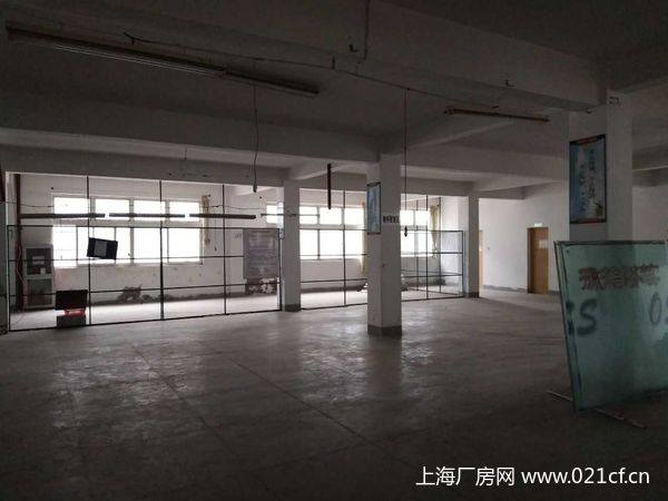 青浦区白鹤工业园区腾富路3400平方米独门独院厂房出租 可分割 另有6600平场地出租 (6).jpg