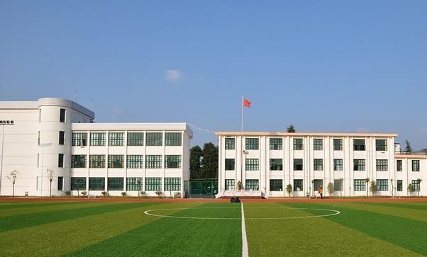福建三明蕞好的4所高中县中“战胜”市中堪称重本“后援团”